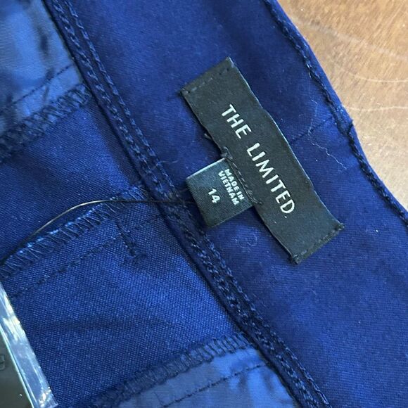 The Limited women's Tailored Short in Navy size 14 NWT‎ 5 inch inseam - Picture 2 of 8
